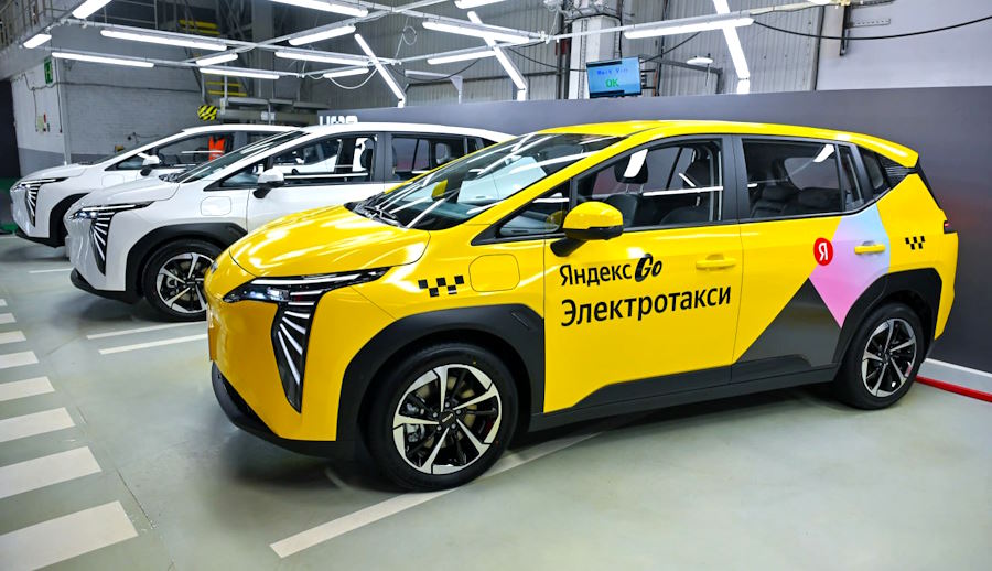Завод Москвич начал выпуск нового электромобиля. Цена уже известна
