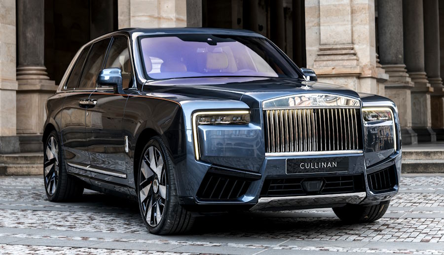 В России увеличился спрос на очень дорогие автомобили