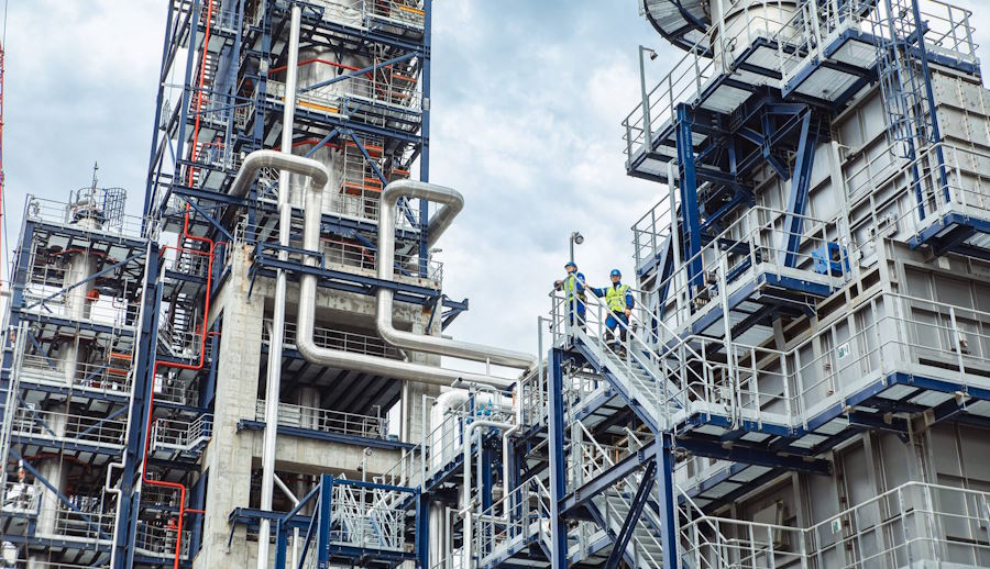 «Газпром нефть» обновила исторический максимум по объемам переработки в 2025 году