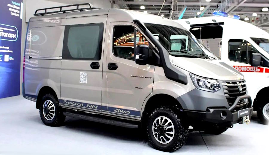 ГАЗ представил минивэн для российского бездорожья. Цена уже известна