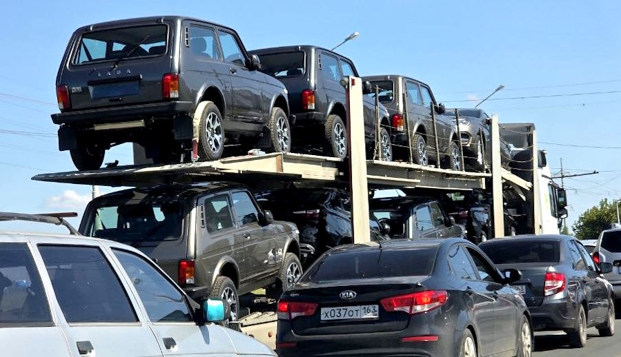 В продаже совсем скоро: новую Ниву начали отправлять дилерам