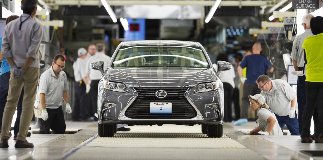 Автомобили Lexus начали выпускать в США