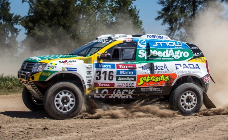 �������� ��������� Renault Duster, ����������� � �����-������, �� ����� ����������� ������ ������ � ��������� ��������