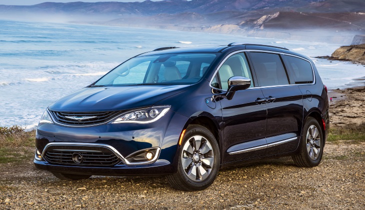 Новый Chrysler Pacifica: большой и дорогой минивэн для России