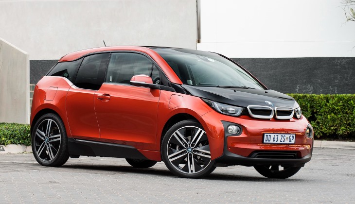 В Москве начали предлагать в прокат электромобили BMW за 1000 рублей в час