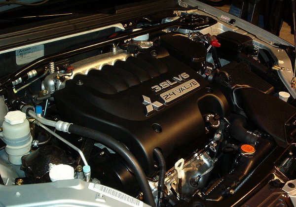 Двигатель Mitsubishi 6G75