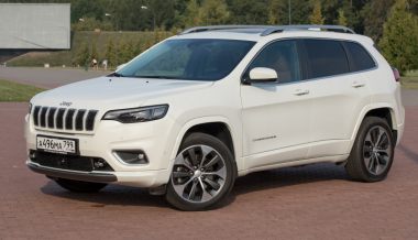 ��������� Jeep Cherokee ������� ���������� �����