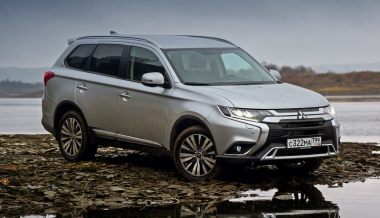 ��������� Mitsubishi Outlander � ������� V6 ������ � ����������� �����
