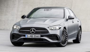 Новый Mercedes-Benz C-класса: огромный «планшет» в салоне и базовый мотор объёмом 1,5 литра