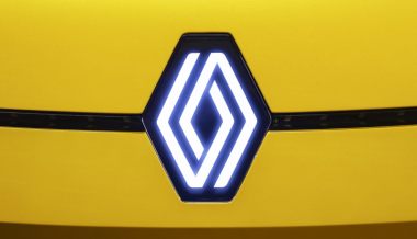 ����� Renault �������� ���� �������