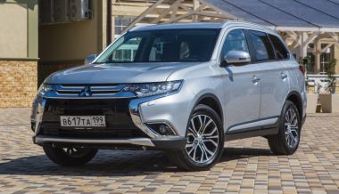Более трех тысяч кроссоверов Mitsubishi Outlander отправят на сервис из-за проблем с тормозами