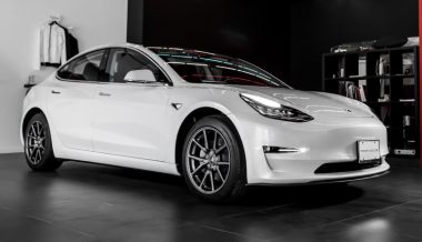 ������������� Tesla ���������� ������ �� ���������� �����