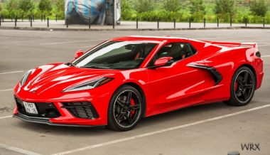 Суперкар Chevrolet Corvette C8 в России
