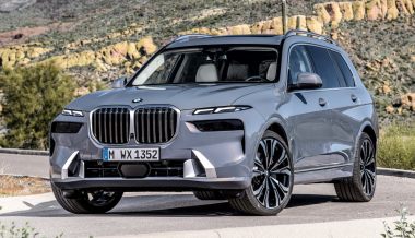 � ����� �����: ��������� BMW X7 ��������� � �������, � ������