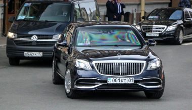 На какой машине ездит президент Казахстана