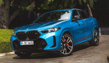 Компания BMW обновила кроссоверы X5 и X6