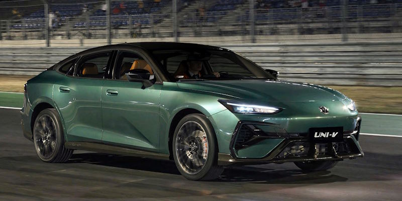 ���������� ������� Changan Uni-V ����� � ������ � ����� ������ �������
