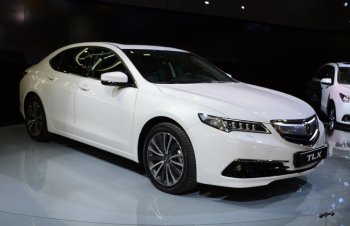 ����� Acura TLX �������� � ������� � ����� ����