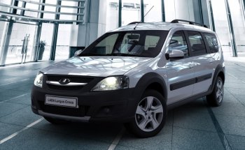 ��������� Lada Largus Cross ������ ��������� � ������� 2015 ����