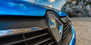 ����� Renault ��������� ���� �� 10-23 ������ ������