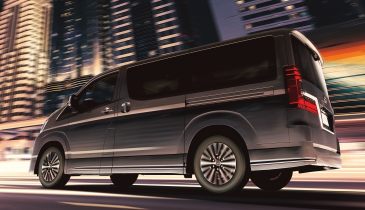 ������� Toyota Granvia ��������� ����� 17-������� ��������