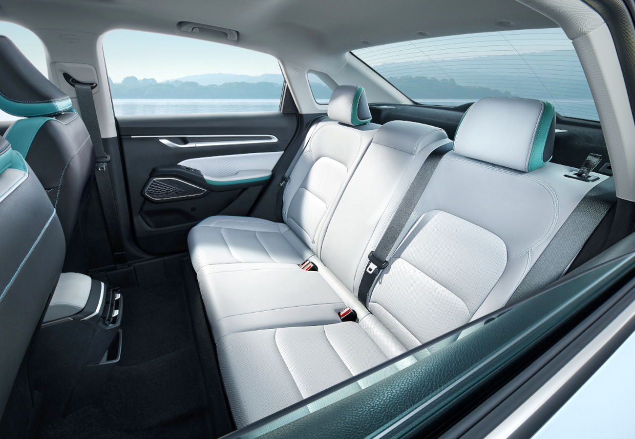 Салон Джили Эмгранд Geely Emgrand