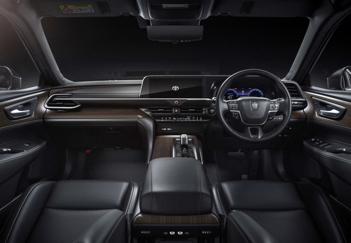 Салон Тойота Краун 2023 Toyota Crown