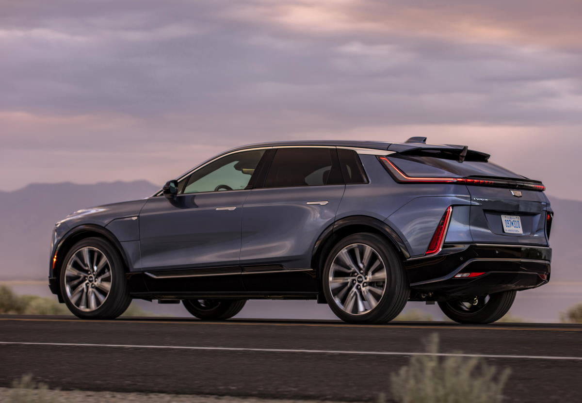 Кадиллак Лирик Cadillac Lyriq