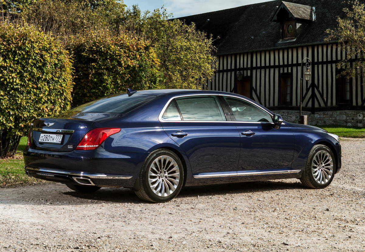 Genesis G90