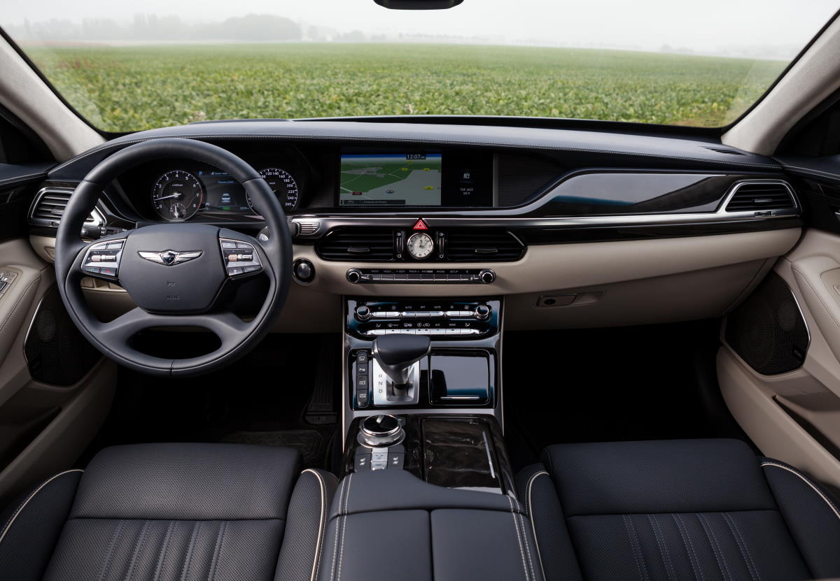 Genesis G90