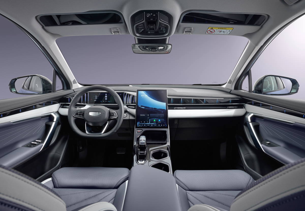 Салон Джили Атлас 2024 Geely Atlas