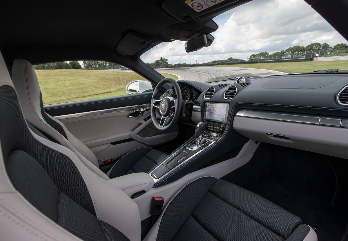Салон Porsche 718 Cayman Porsche 718 Cayman