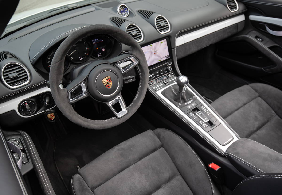 Салон Porsche 718 Spyder Porsche 718 Spyder