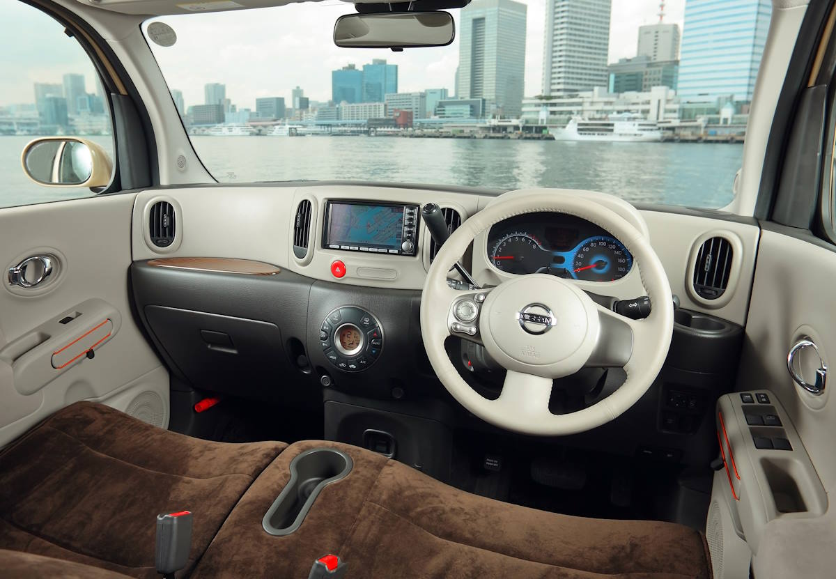 Салон Ниссан Куб Nissan Cube