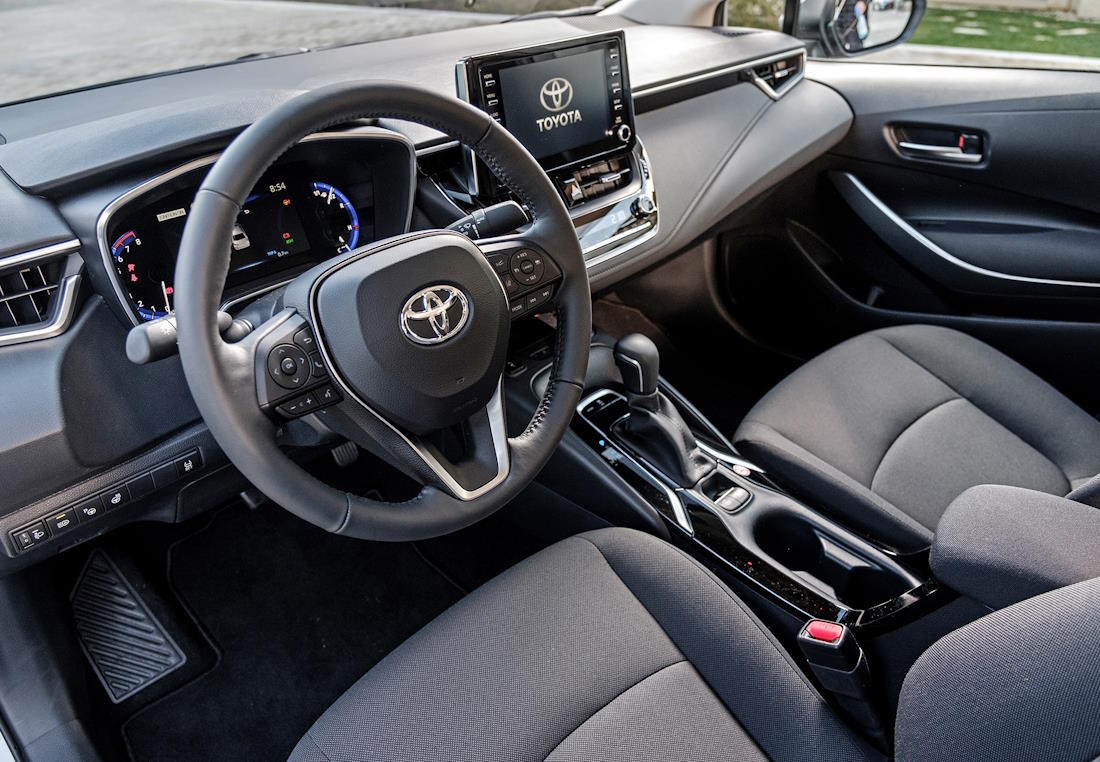 Салон Тойота Королла Toyota Corolla